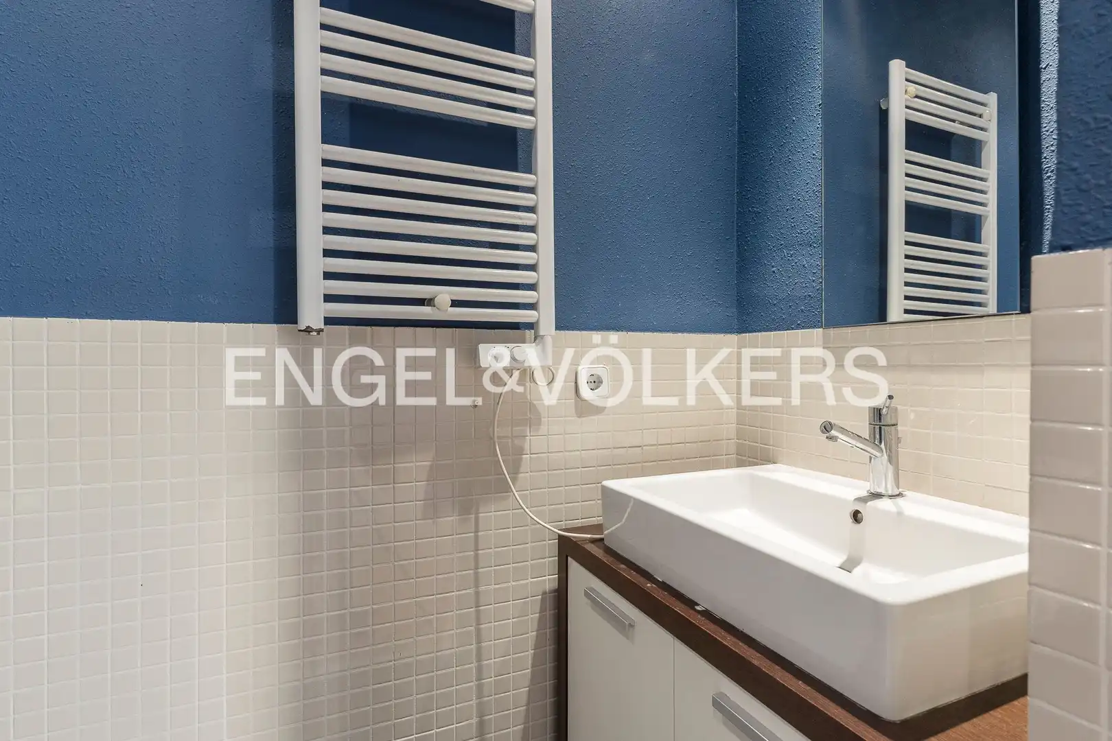 Baño de Ático en venta en Barcelona con Calefacción, Terraza y Balcón