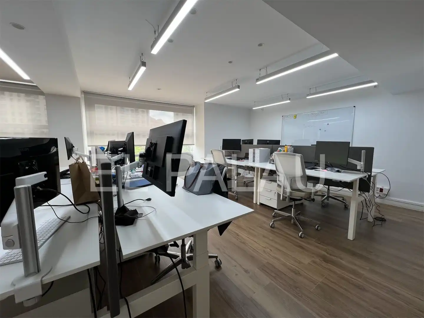 Office for rent in Valencia  with Air Conditioner