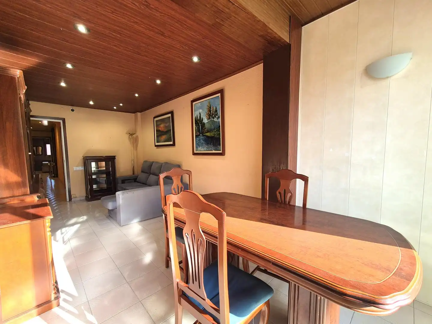 Comedor de Piso en venta en Barcelona con Balcón