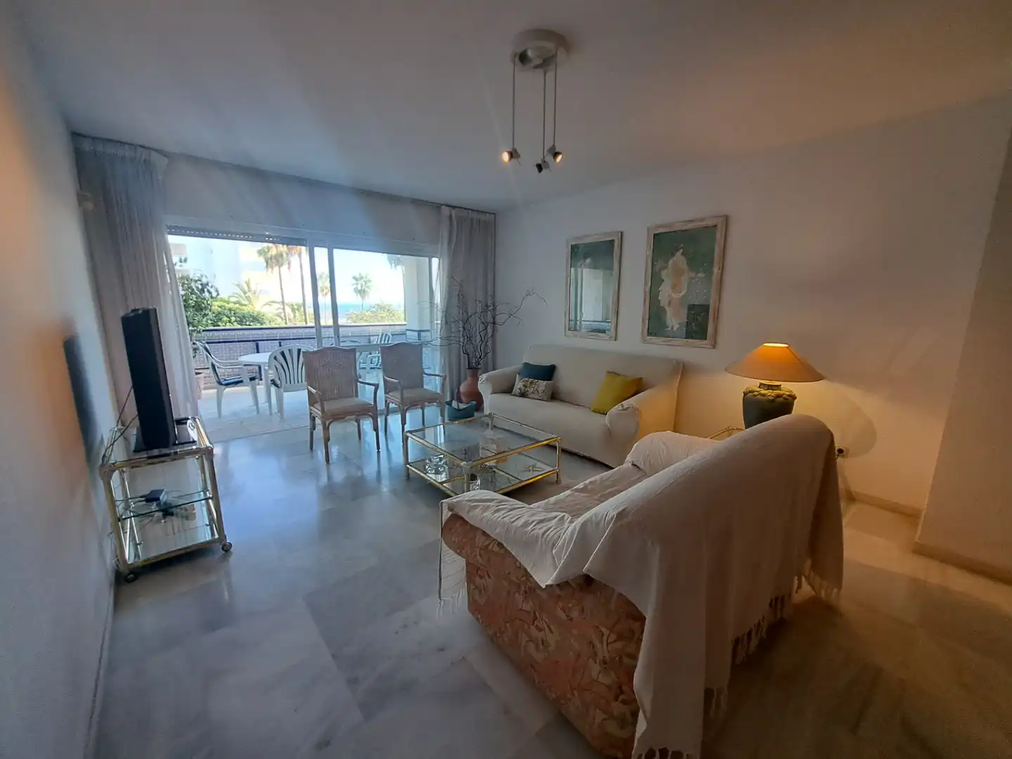 Wohnzimmer von Wohnung zur Miete in Marbella mit Klimaanlage, Heizung und Terrasse