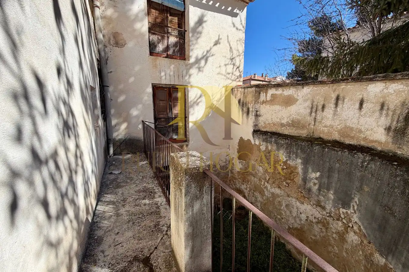 Vista exterior de Casa o chalet en venta en Milmarcos con Terraza, Balcón y Internet