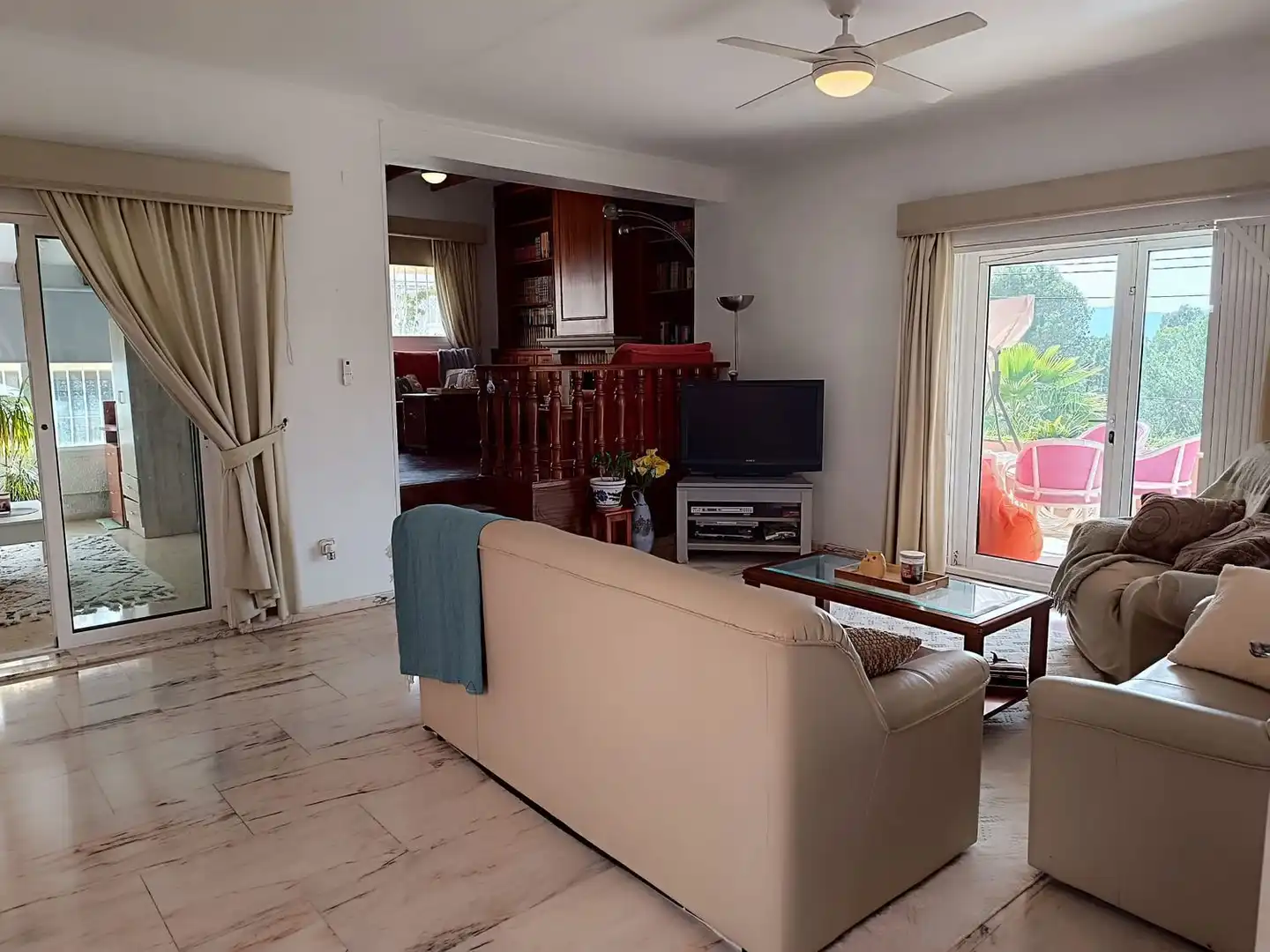 Living room of Houses for sale in L'Alfàs del Pi  with Air Conditioner, Private garden and Terrace