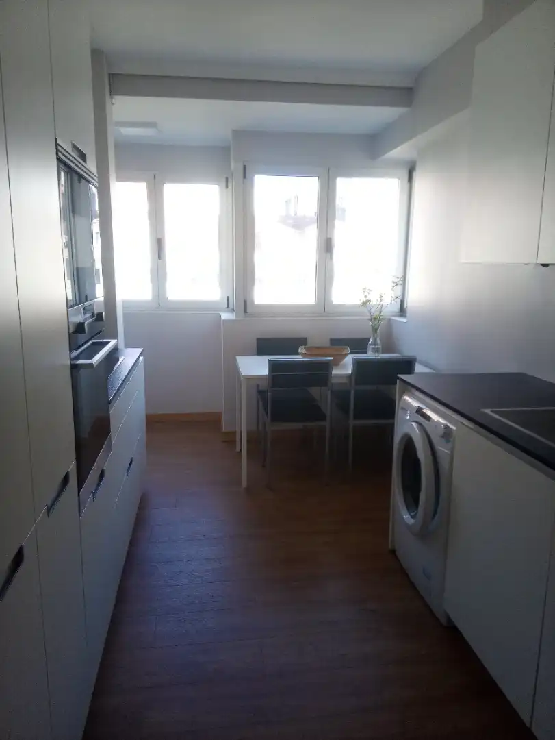 Kitchen of Flat for rent in Pontevedra Capital   with Heating, Furnished and Oven