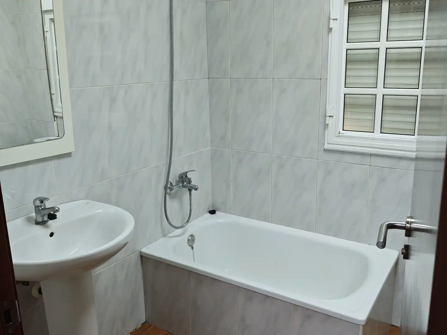 Bathroom of Flat for rent in Vilagarcía de Arousa  with Furnished, Oven and Washing machine