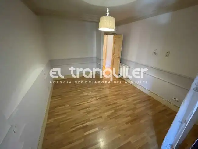 Bedroom of Flat for rent in Alcalá de Henares  with Air Conditioner, Parquet flooring and Swimming Pool