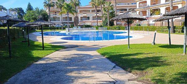 Casa adosada en Venta en Avenida Reina Sofía en Costa Ballena Golf