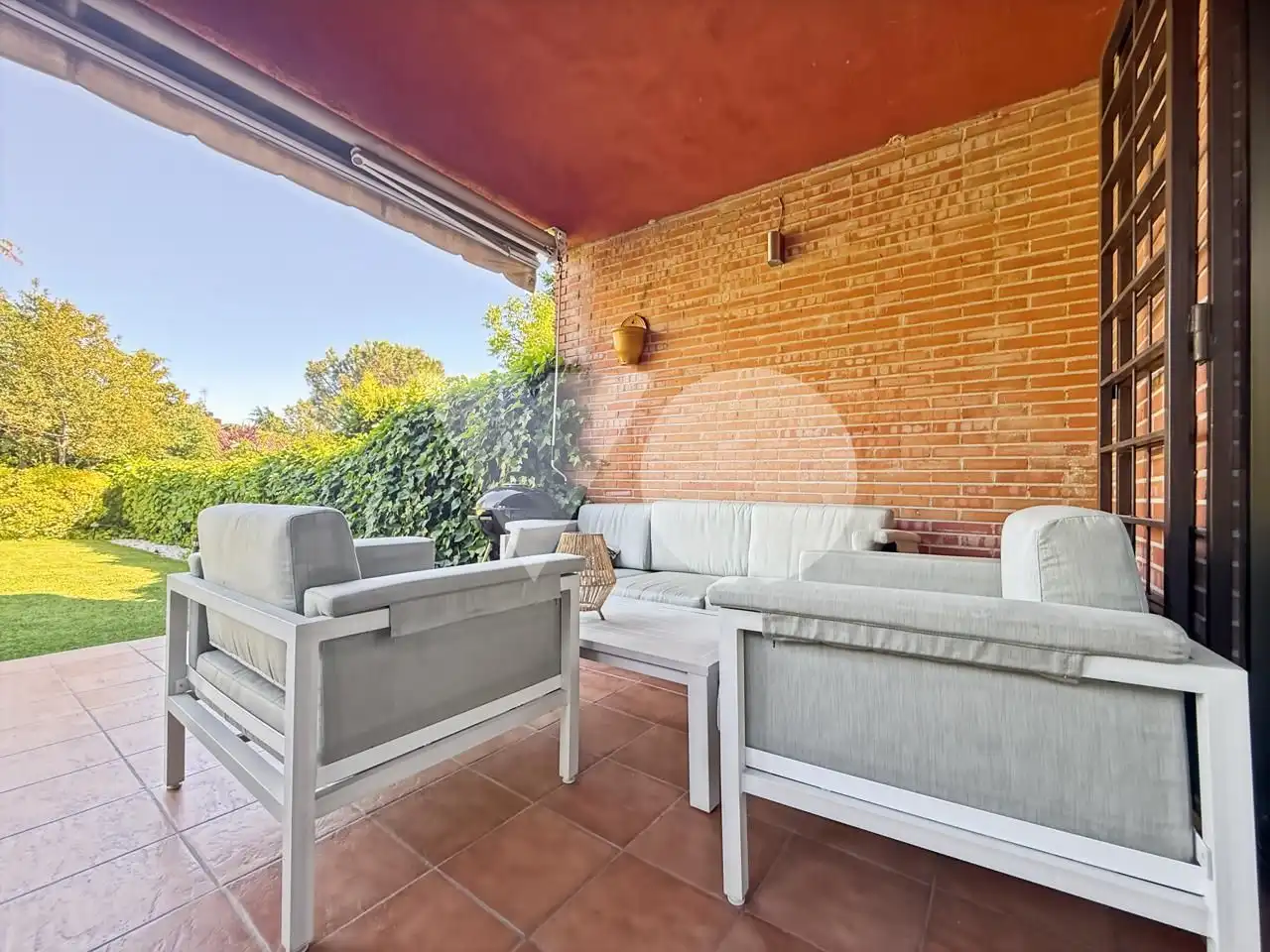 Terrassa de Casa adosada en venda en Majadahonda amb Aire condicionat, Calefacció i Jardí privat