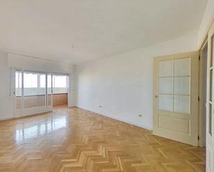 Living room of Flat for sale in Alcalá de Henares  with Heating, Parquet flooring and Terrace