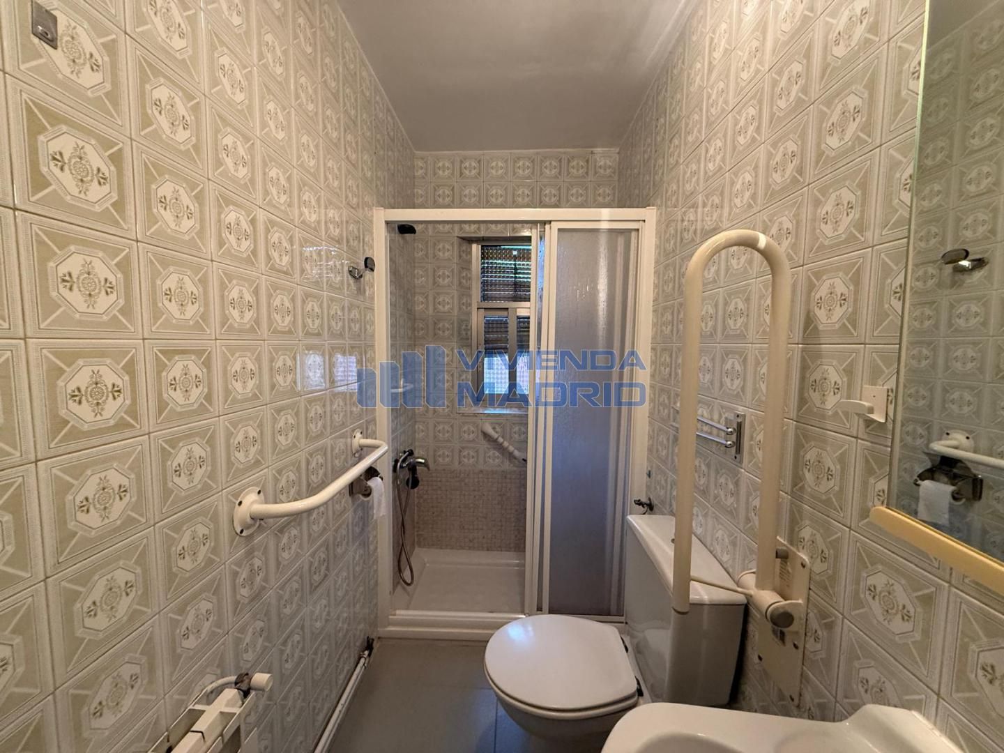 Bathroom of Flat for sale in  Madrid Capital