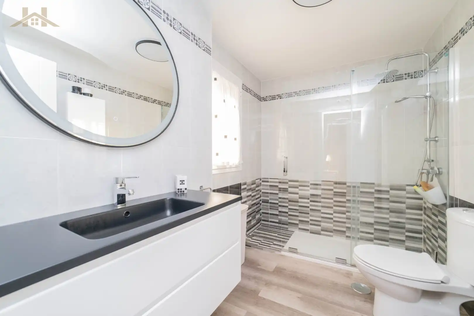 Bathroom of Detached homes for sale in Arroyomolinos (Madrid)  with Air Conditioner, Heating and Private garden