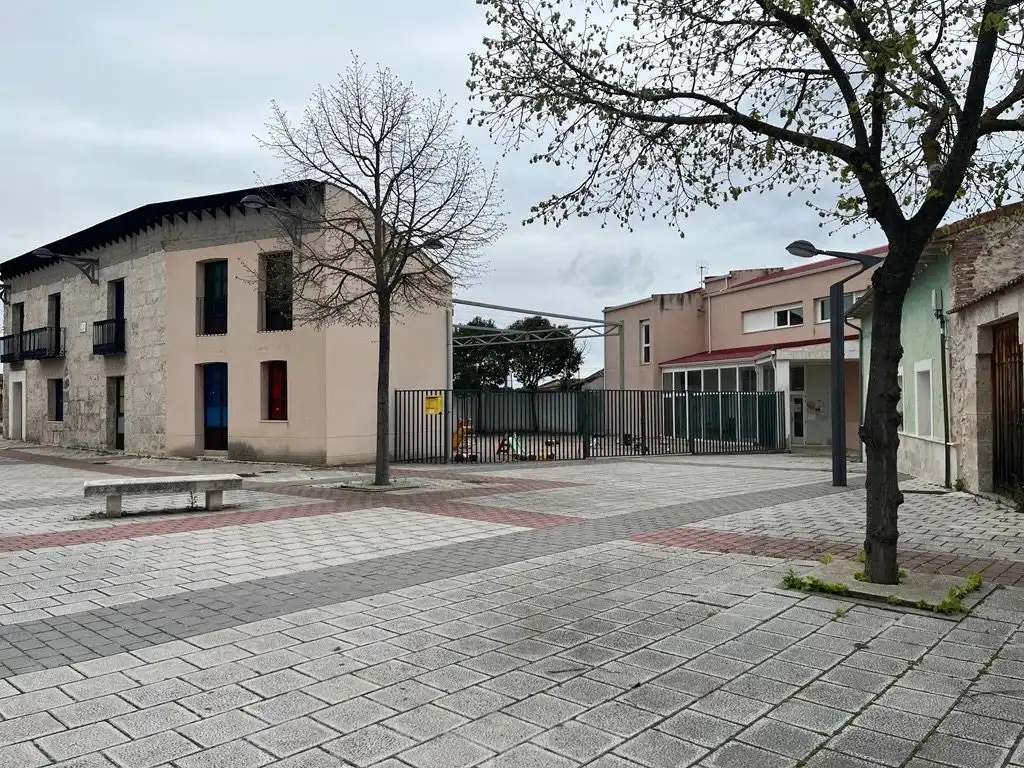 Vista exterior de Casa o chalet en venta en La Parrilla  con Calefacción, Lavadora y Microondas
