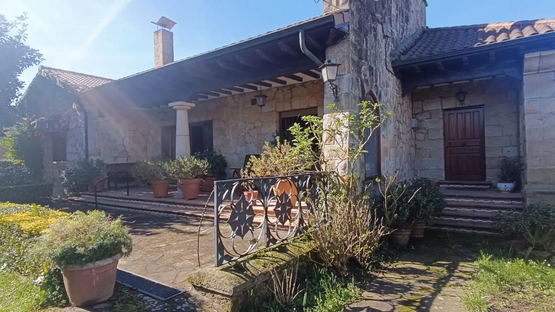 Jardí de Casa o xalet en venda en Torrelavega  amb Calefacció, Jardí privat i Terrassa