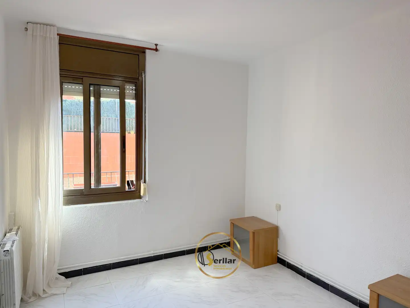 Habitación de Piso en venta en Sabadell con Calefacción y Microondas