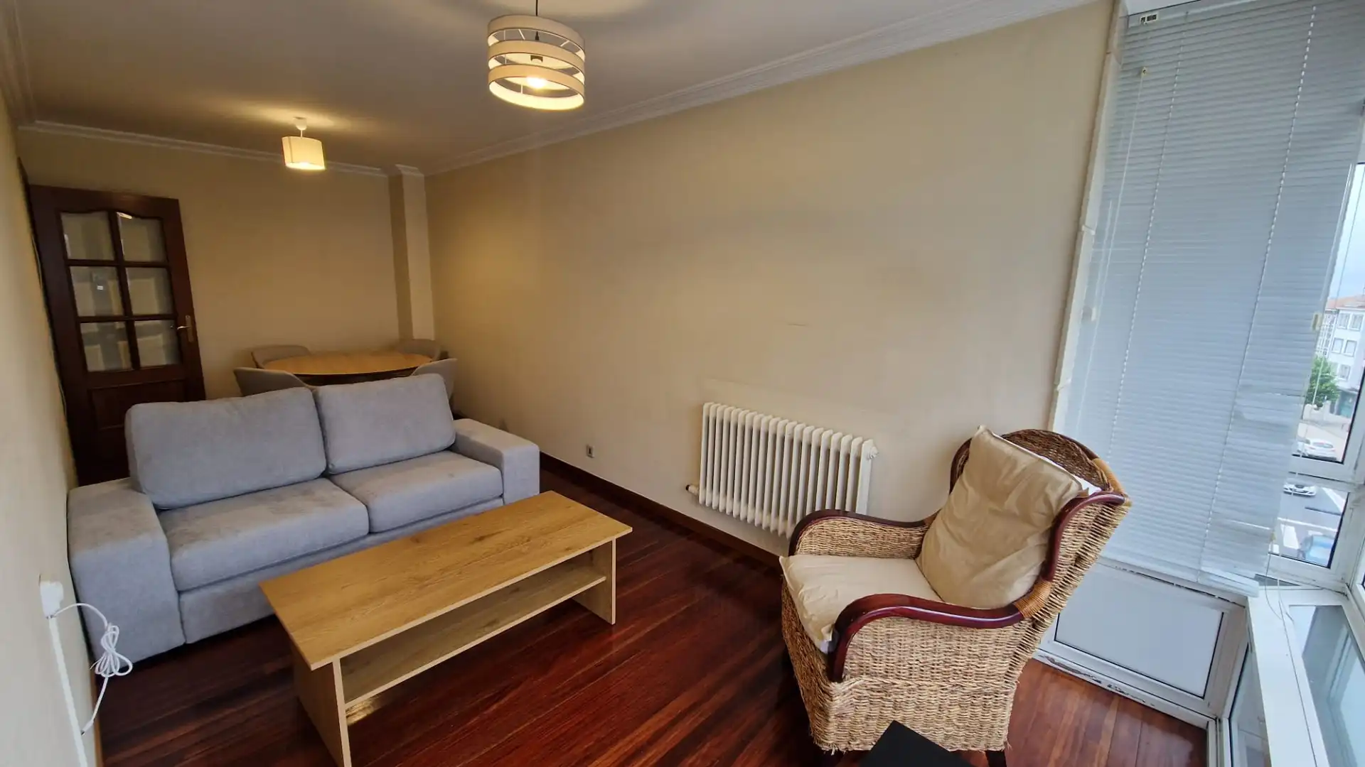 Living room of Duplexes for rent in Santiago de Compostela   with Heating, Parquet flooring and Oven
