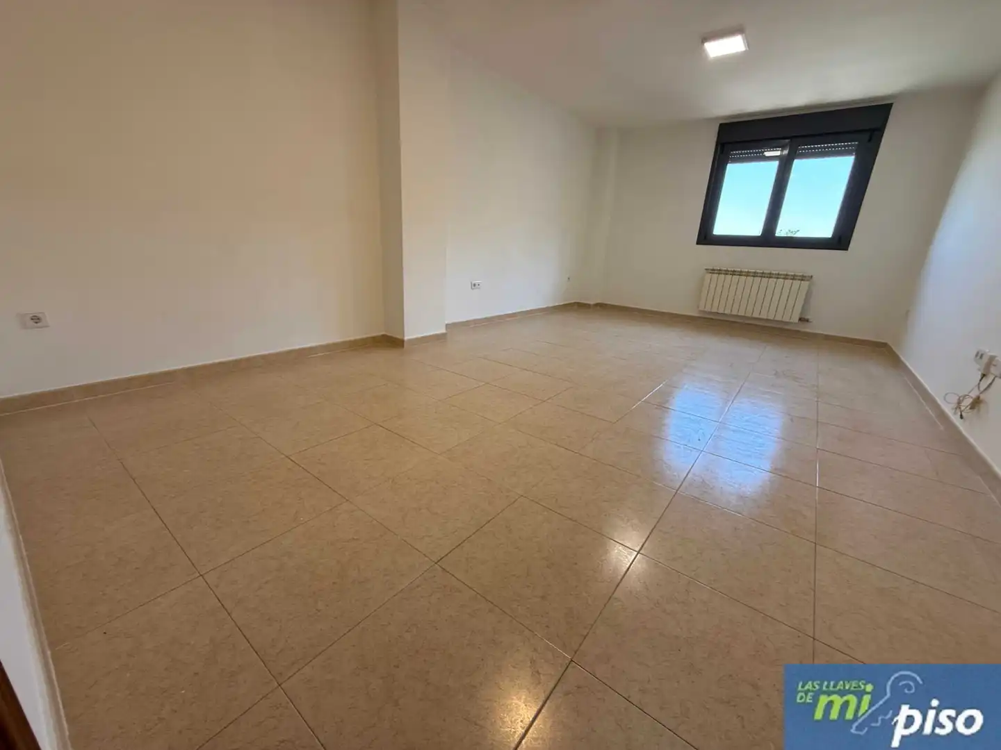 Piso en venta en Santovenia de Pisuerga con Calefacción, Terraza y Trastero