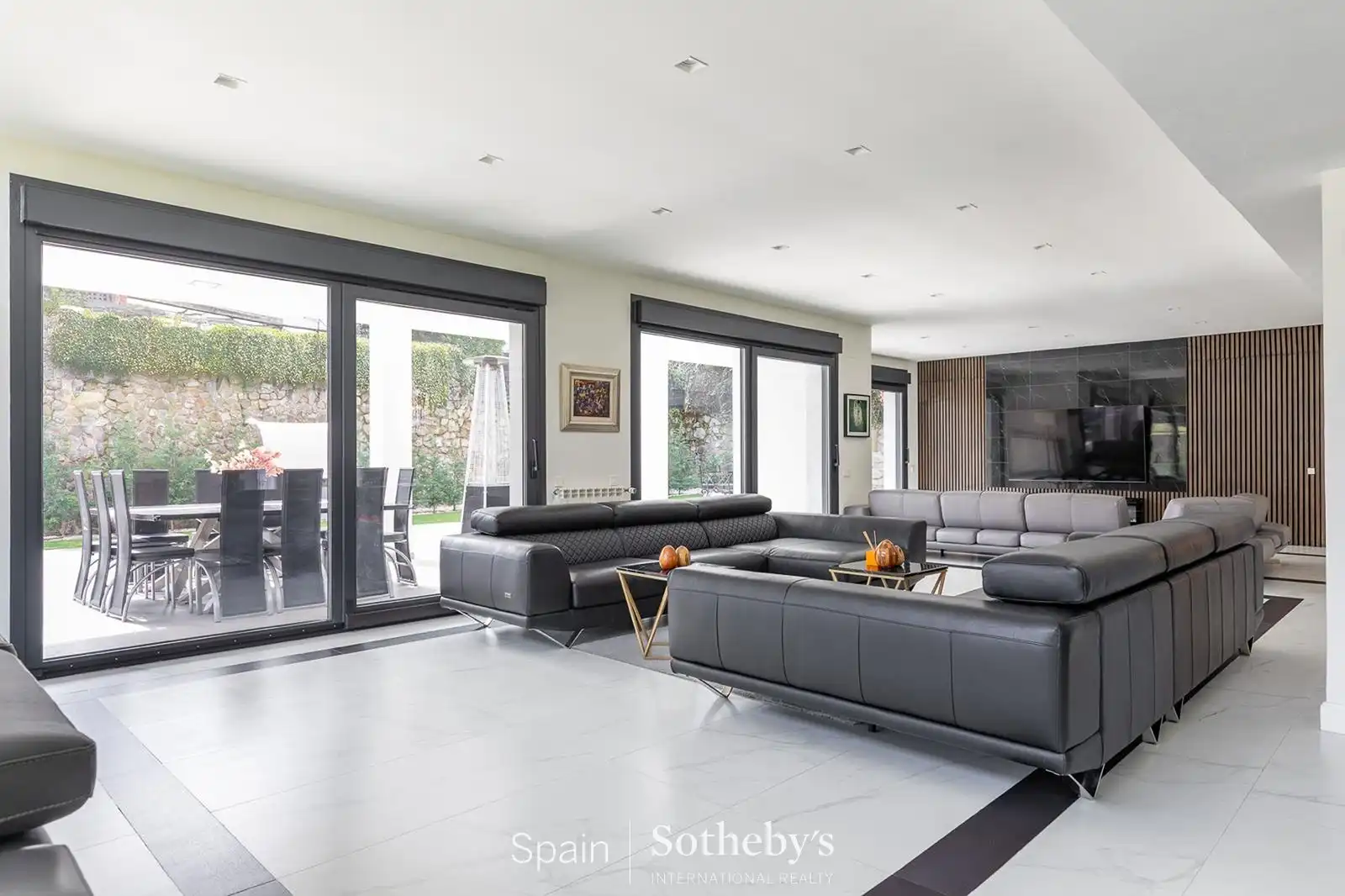 Sala d'estar de Casa o xalet en venda en Madrid amb Aire condicionat, Jardí privat i Terrassa