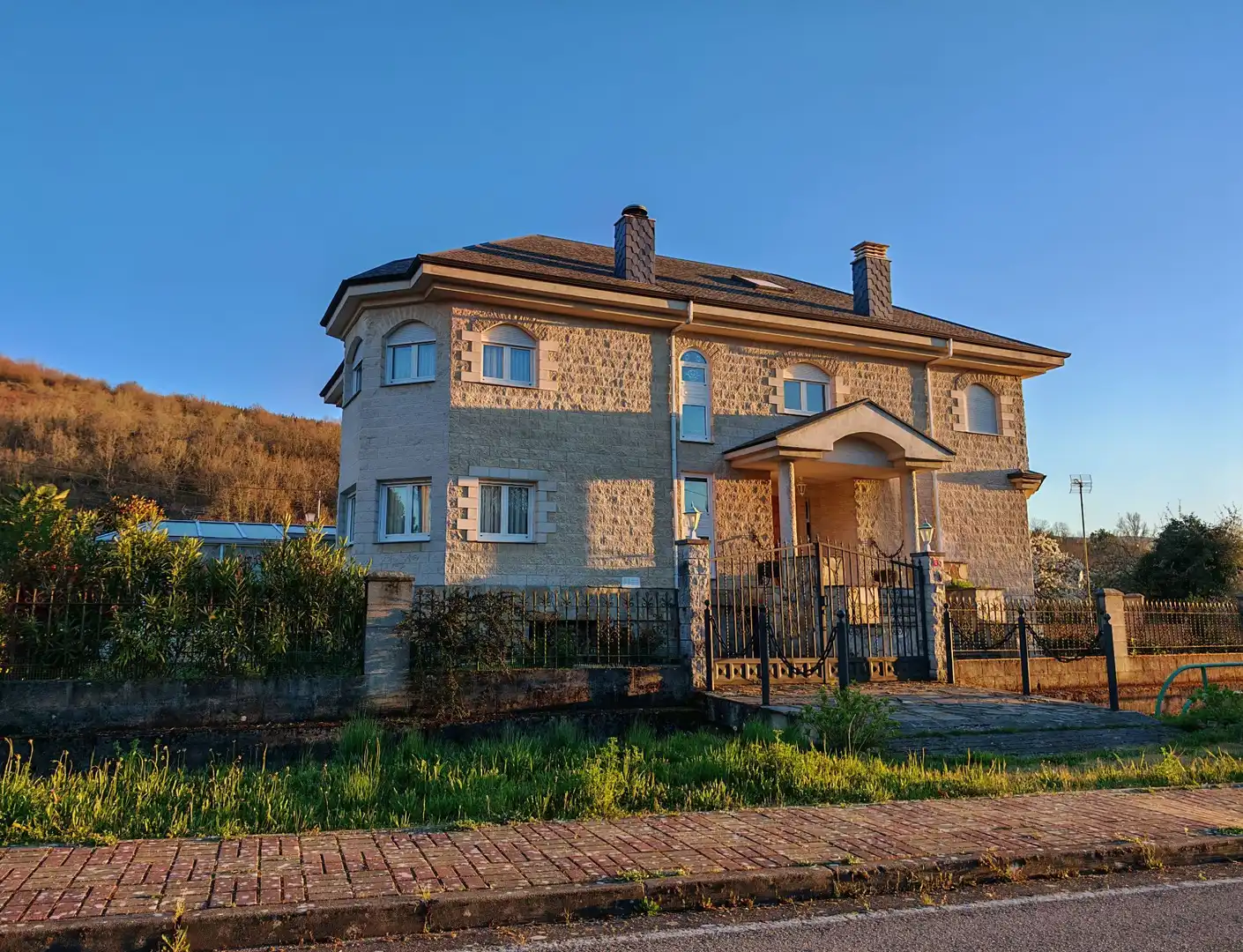 Exterior view of Houses for sale in Torre del Bierzo  with Air Conditioner, Heating and Private garden