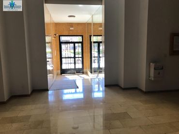 Pis amb balcó de lloguer a Hospital
