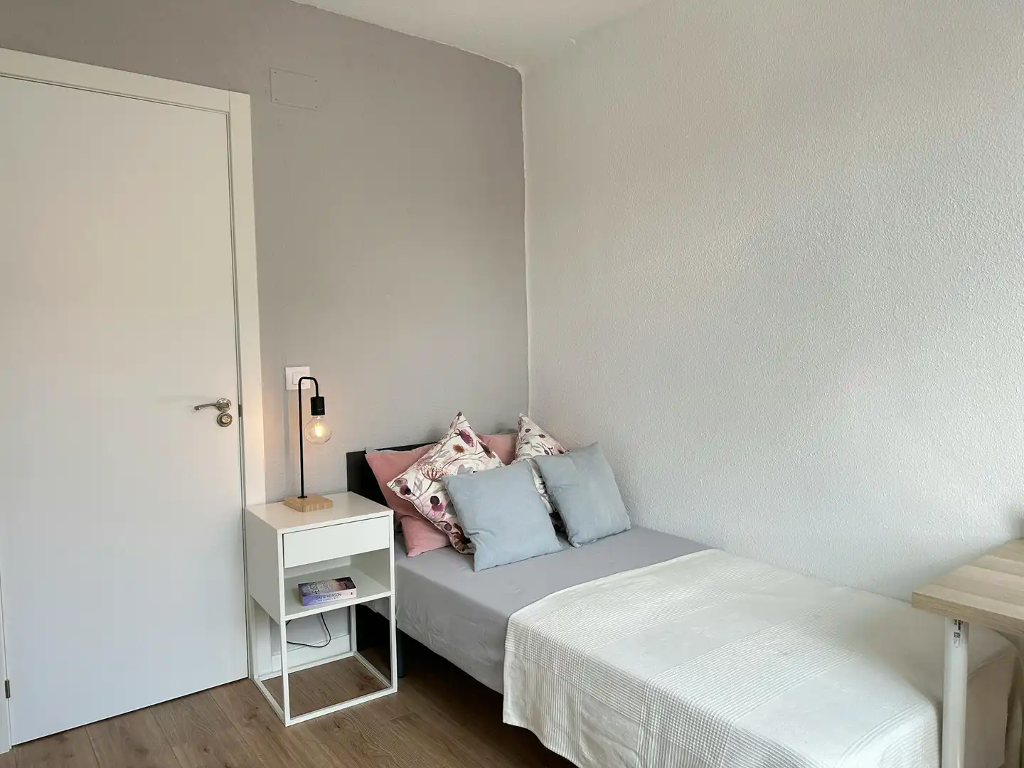 Bedroom of Flat for rent in Madrid  with Heating, Furnished and Washing machine
