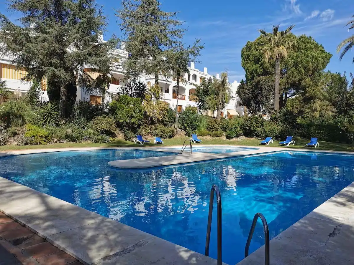 Piscina de Apartament en venda en Marbella amb Aire condicionat, Terrassa i Piscina