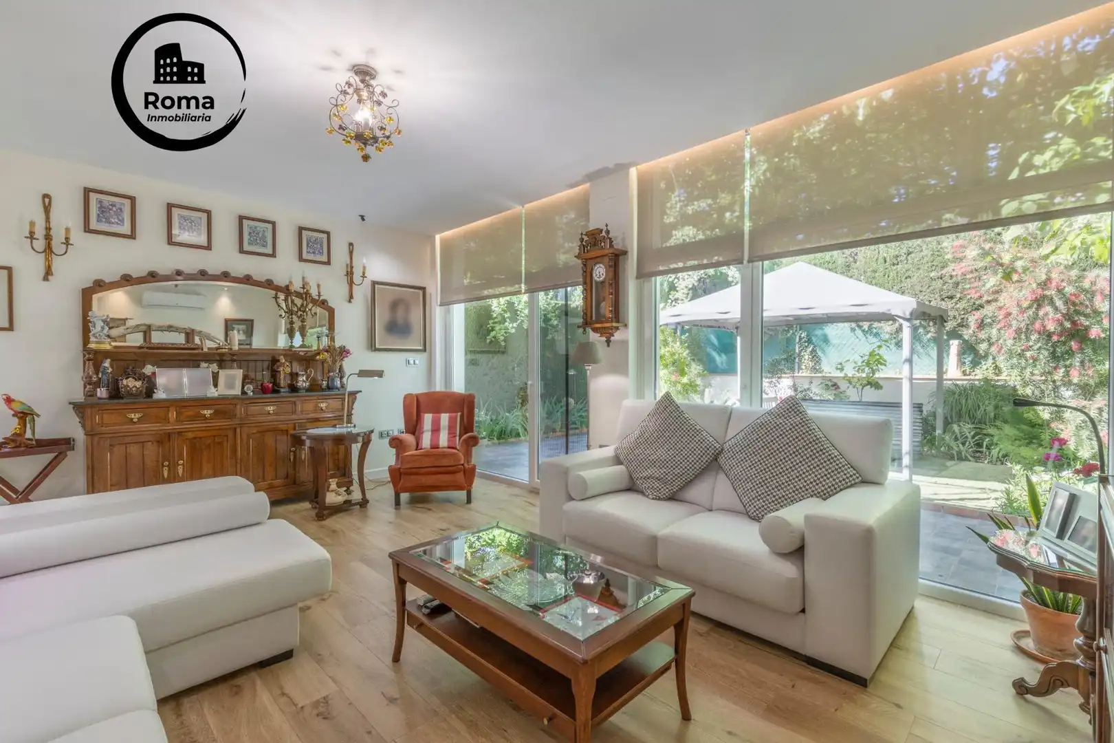 Sala de estar de Casa o chalet en venta en Albolote con Aire acondicionado, Calefacción y Jardín privado