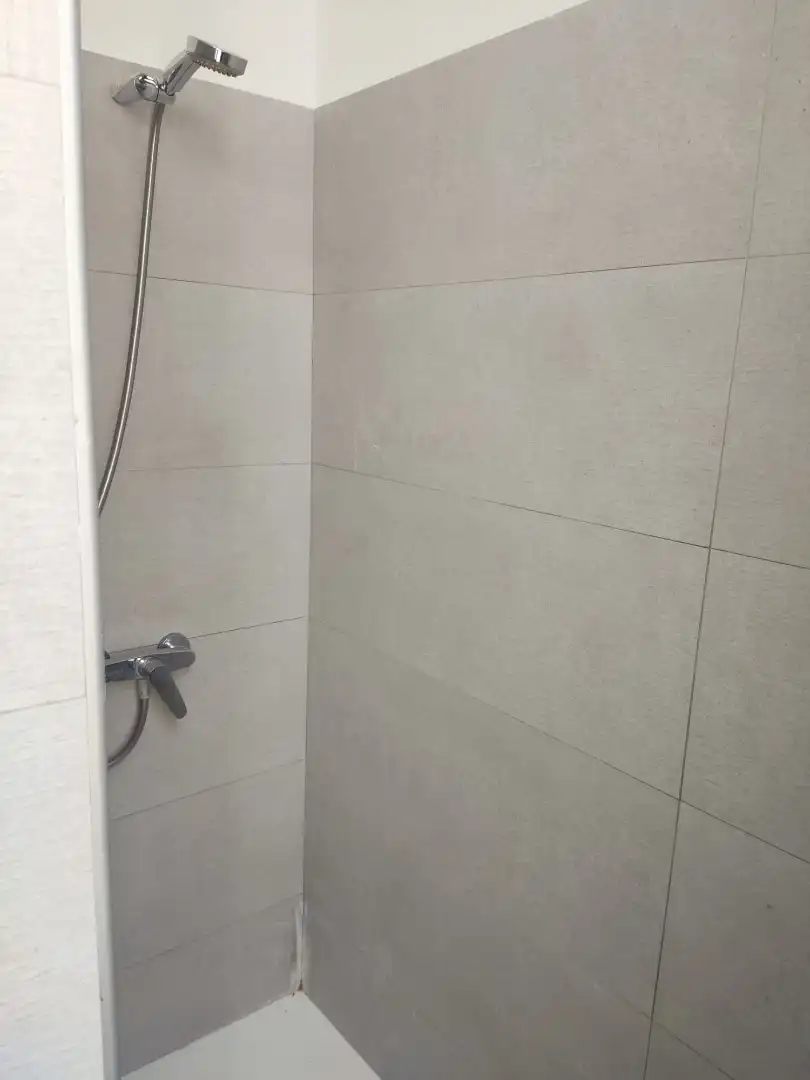 Badezimmer von Dachboden zur Miete in Barcelona mit Klimaanlage, Heizung und Terrasse