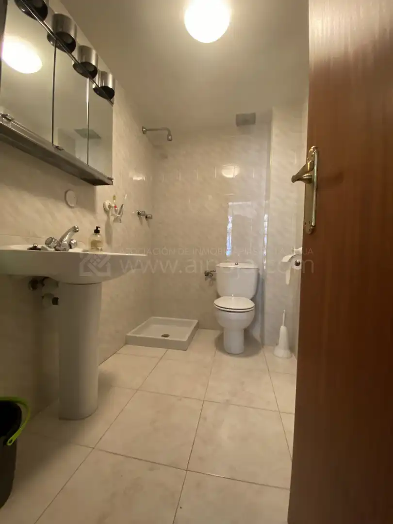 Baño de Local en venta en  Logroño