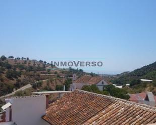 Vista exterior de Casa o xalet en venda en Vélez-Málaga amb Terrassa