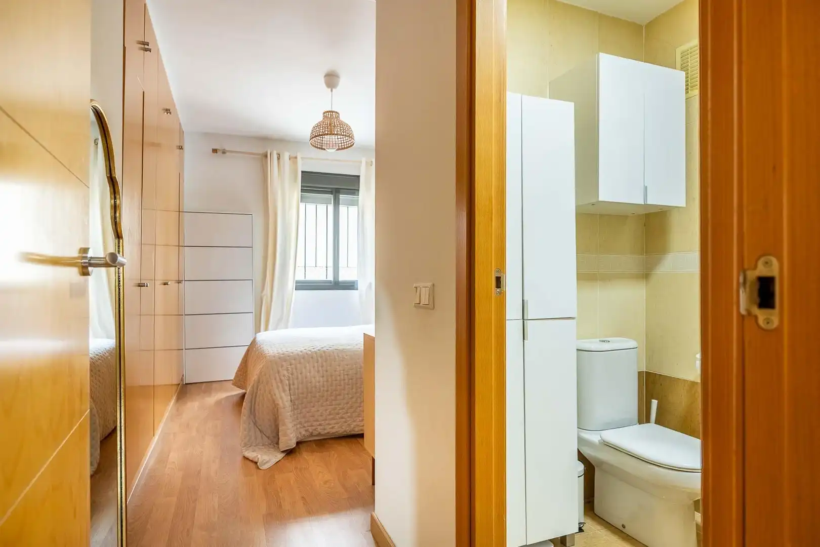 Habitación de Piso en venta en Mairena del Aljarafe con Aire acondicionado, Terraza y Trastero