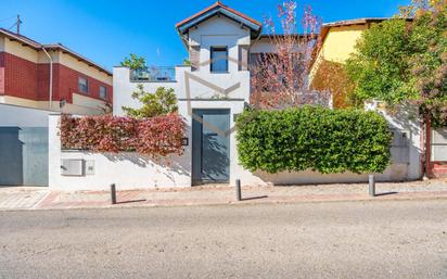 Exterior view of House or chalet for sale in  Madrid Capital  with Air Conditioner, Heating and Terrace