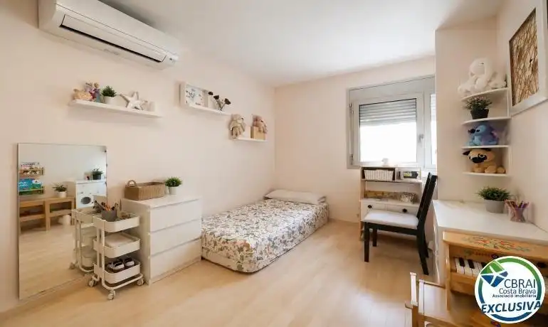 Bedroom of Apartments for sale in Roses  with Air Conditioner, Heating and Terrace
