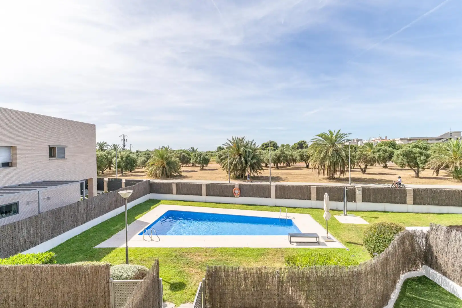 Piscina de Casa adosada en venda en Cambrils amb Calefacció, Jardí privat i Terrassa