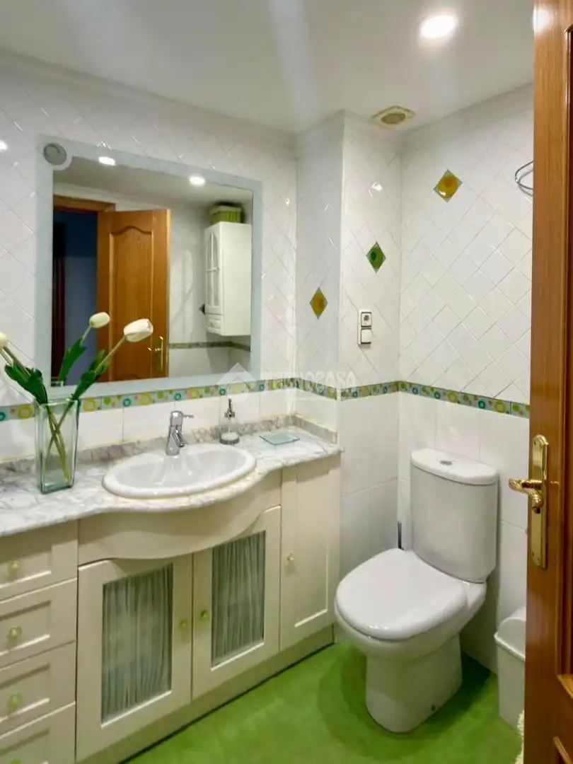 Badezimmer von Wohnung zum Verkauf in La Zubia mit Klimaanlage
