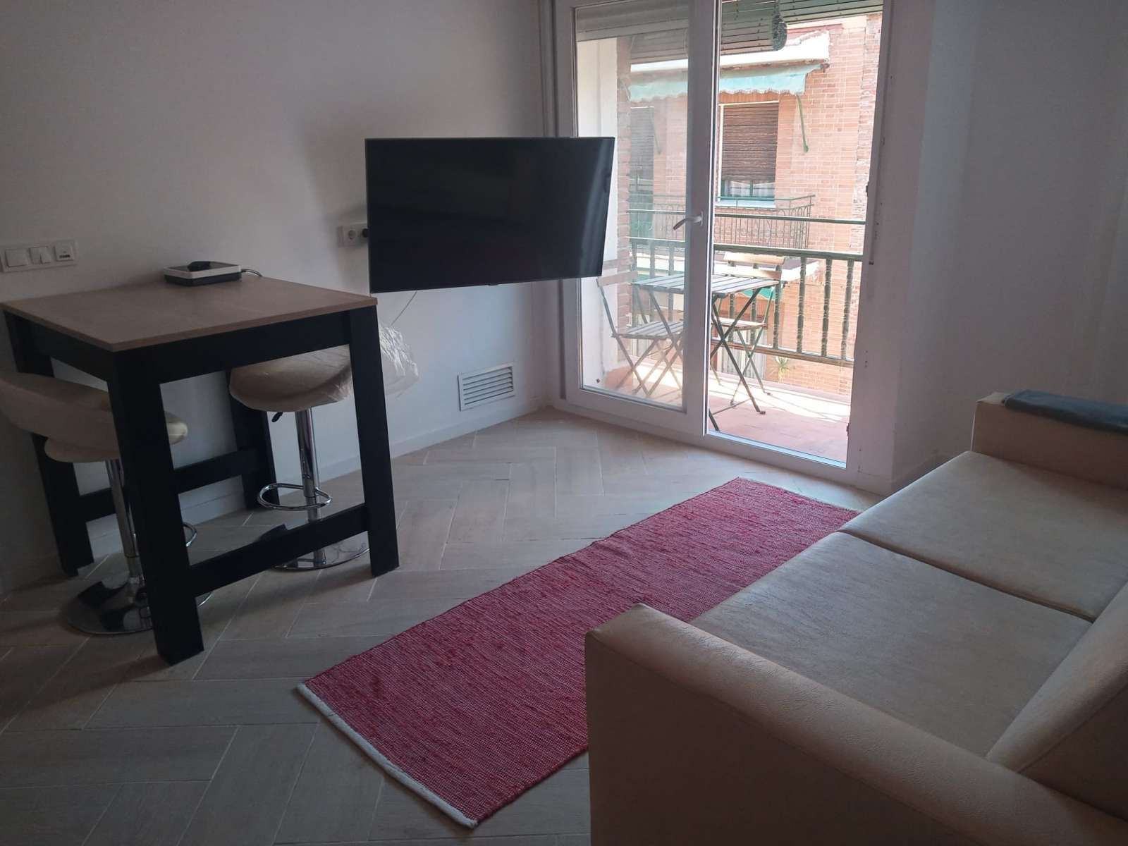 Living room of Apartment to share in  Madrid Capital  with Air Conditioner and Terrace
