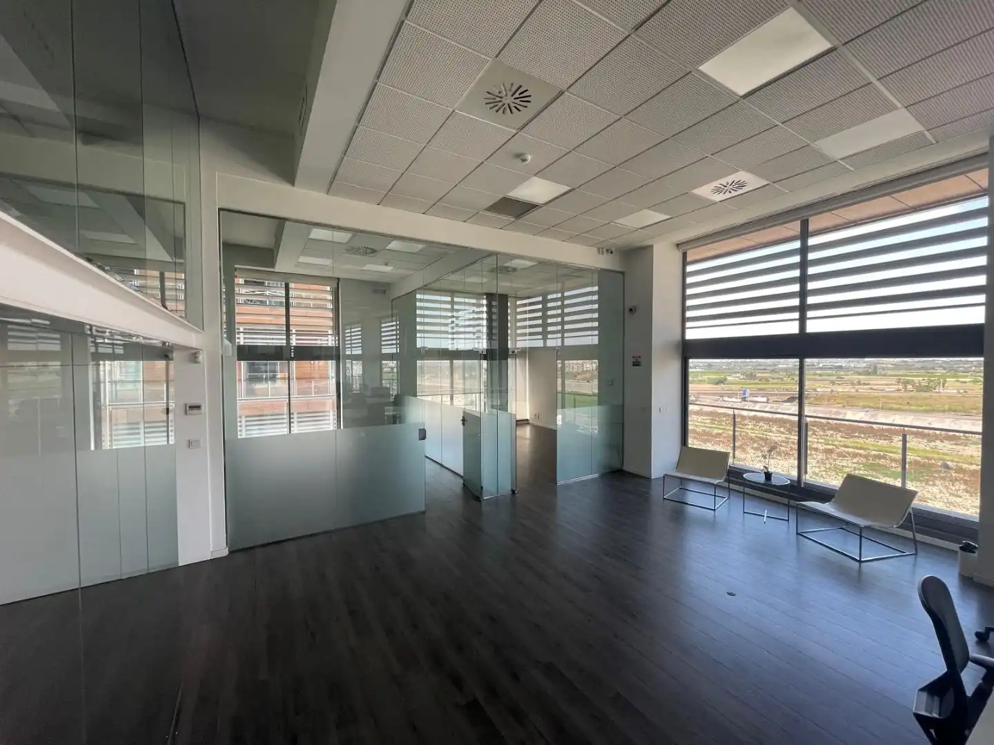 Büro zur Miete in Xirivella mit Klimaanlage, Heizung und Terrasse
