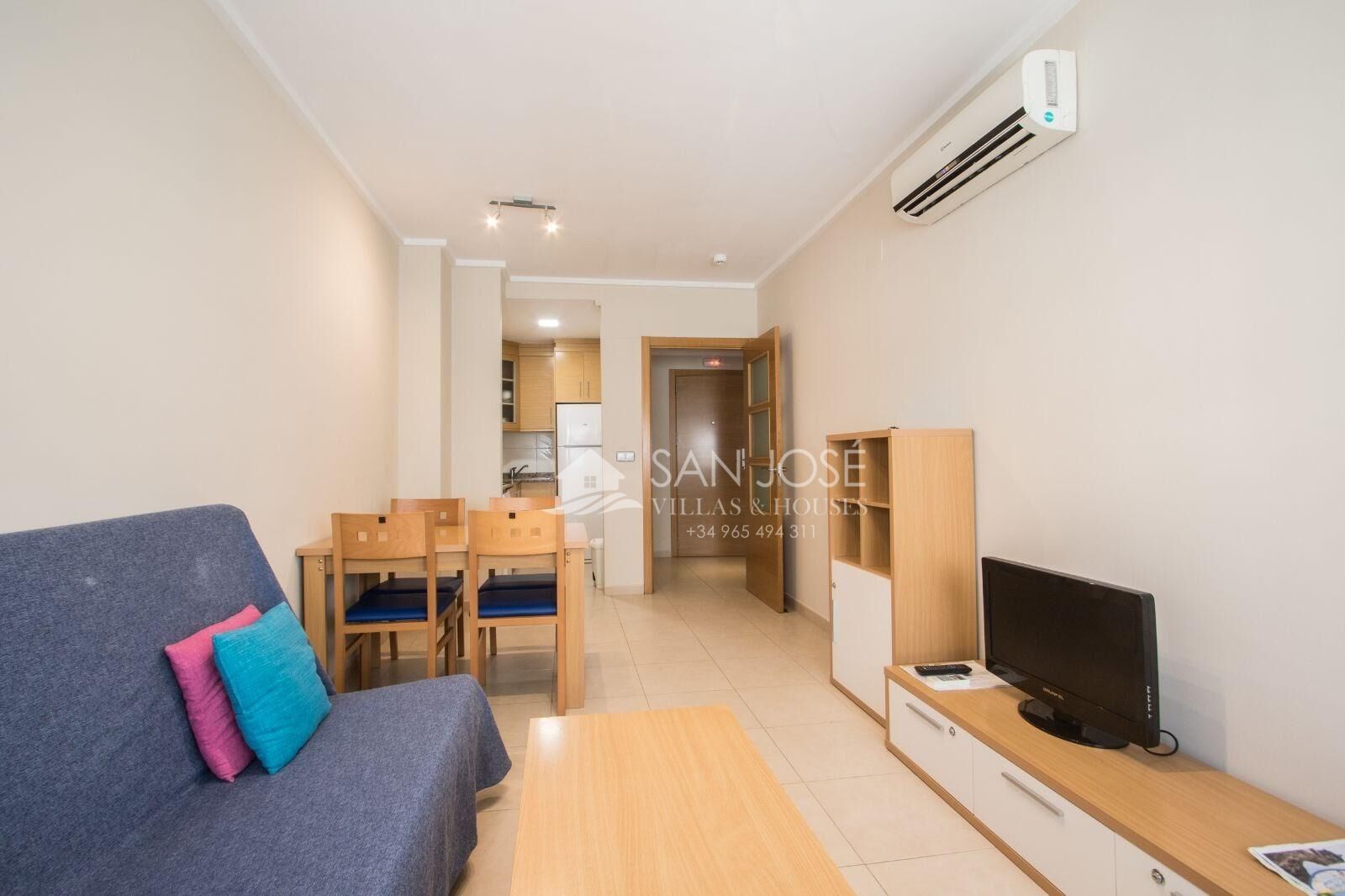Sala d'estar de Apartament en venda en Alicante / Alacant amb Jardí privat, Traster i Balcó