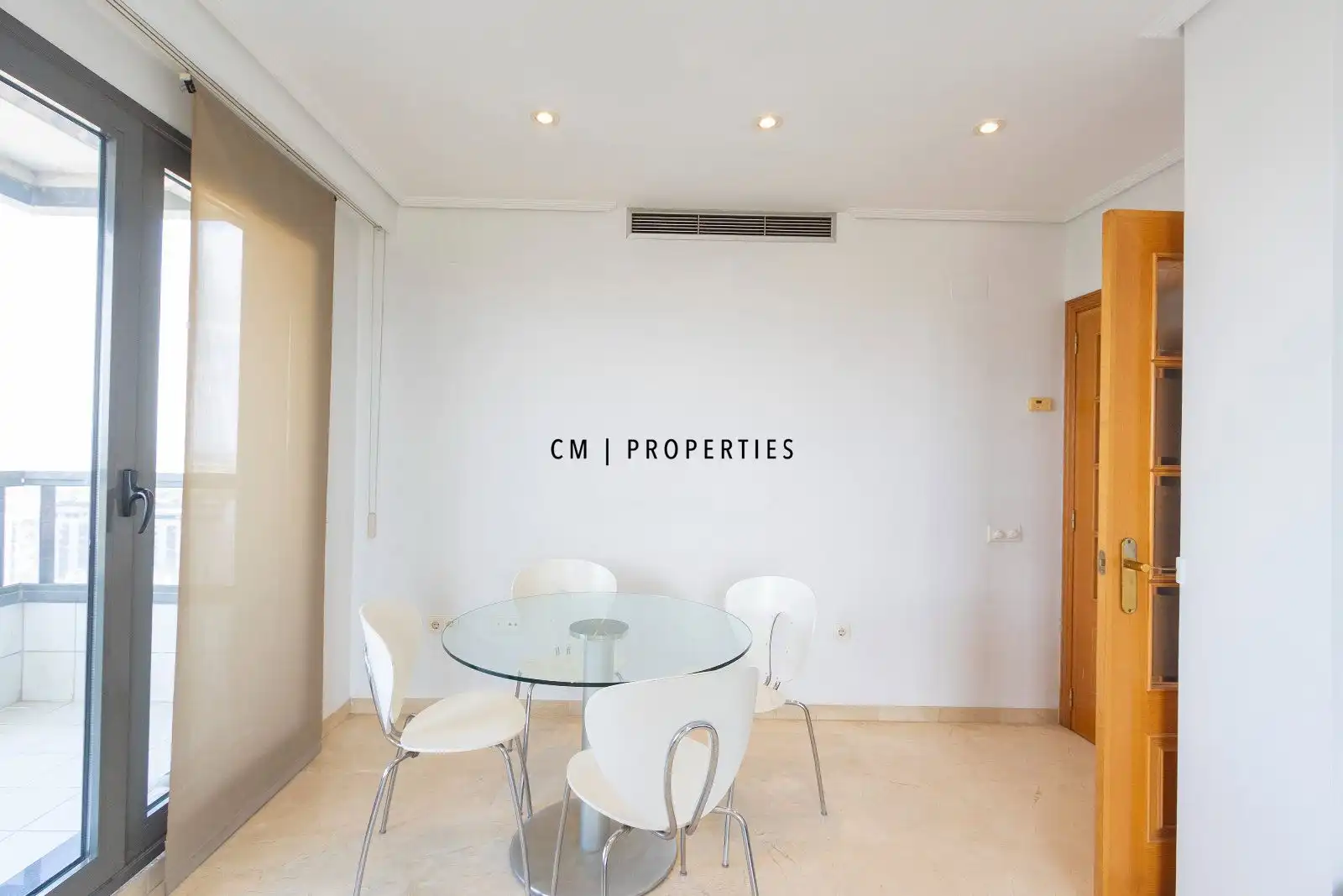 Exterior view of Flat for rent in Valencia  with Air Conditioner, Heating and Terrace