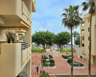 Vista exterior de Pis en venda en Torremolinos amb Aire condicionat, Calefacció i Jardí privat