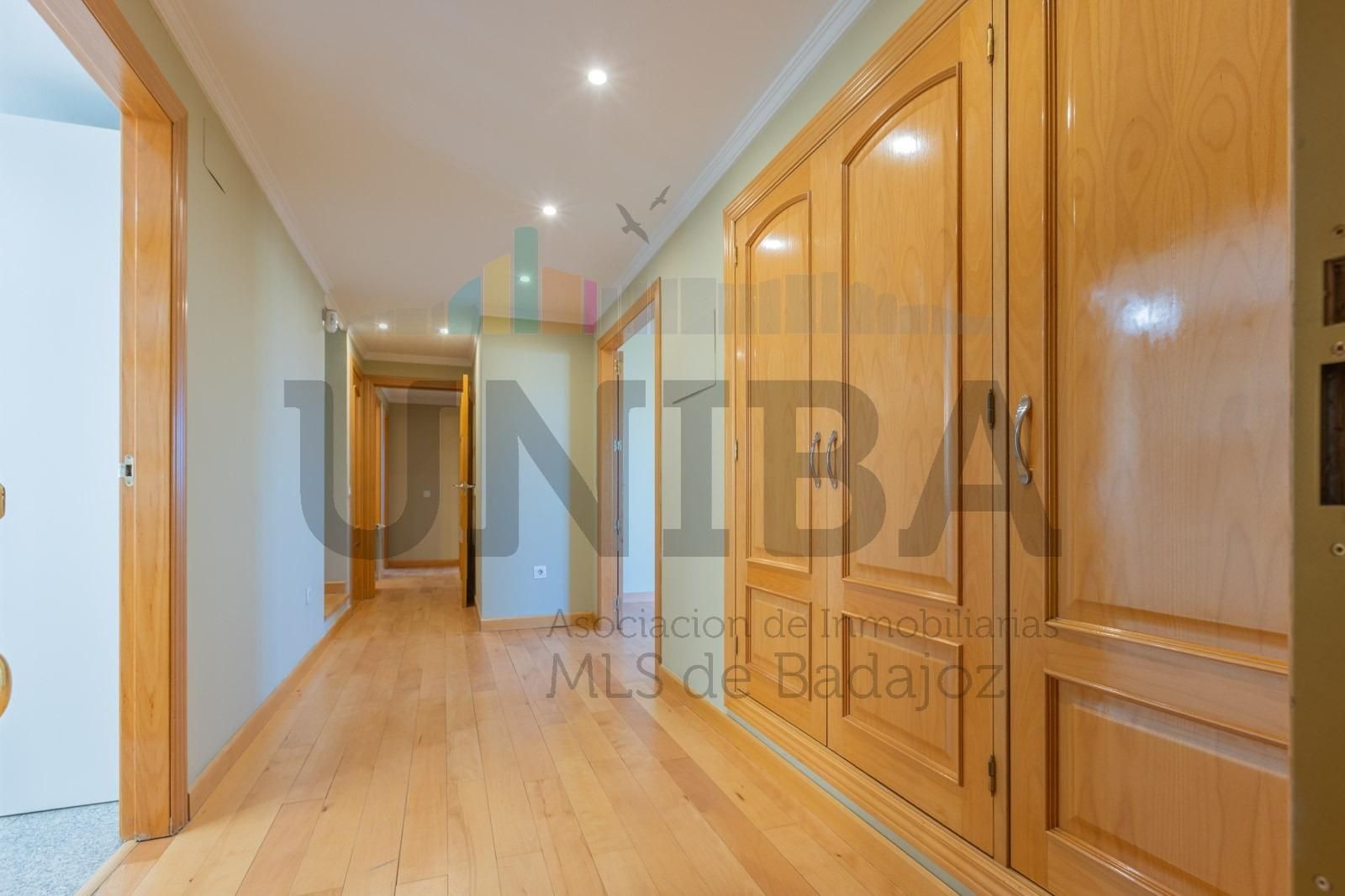 Ático en venta en Badajoz Capital con Aire acondicionado, Calefacción y Terraza