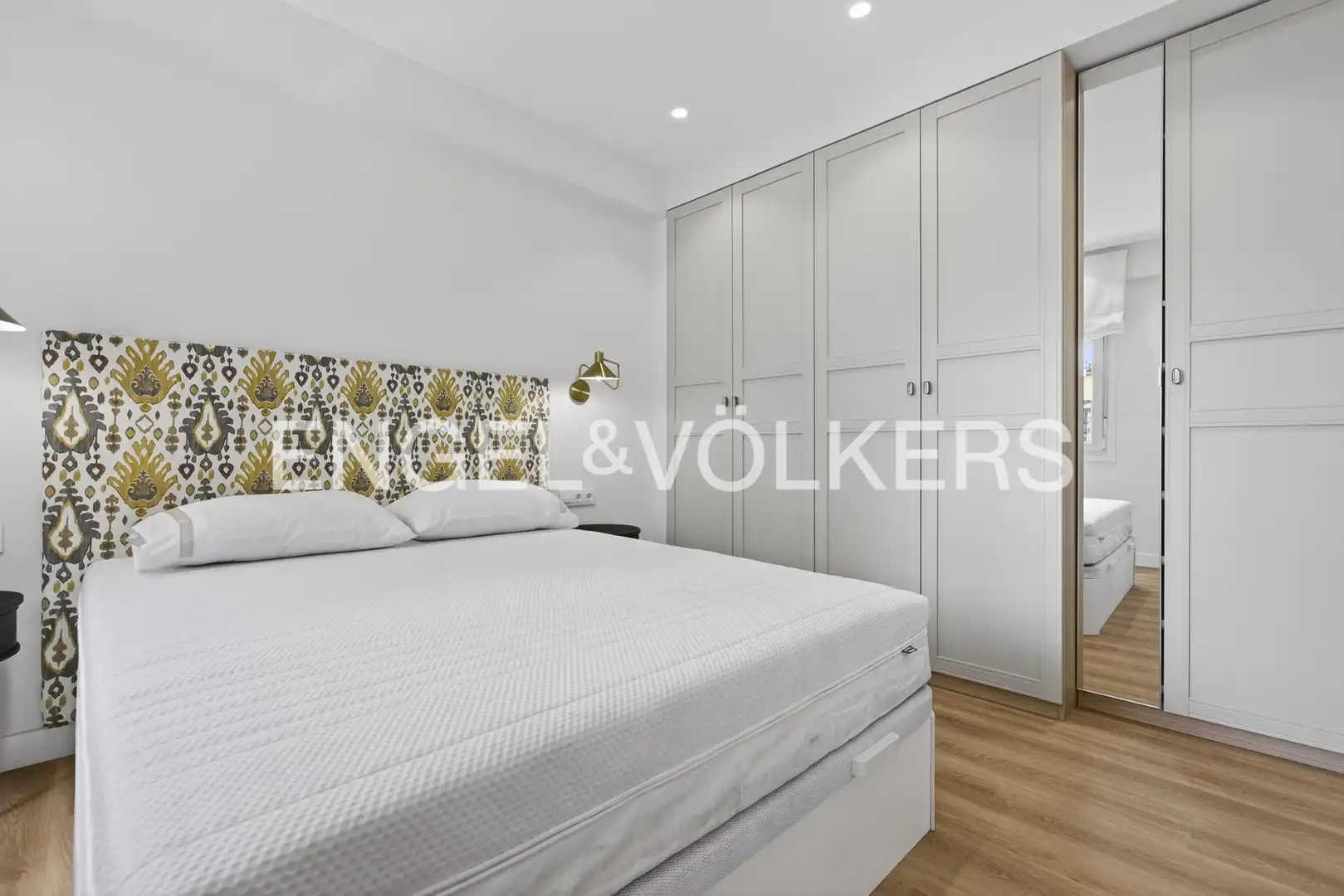 Bedroom of Flat for sale in Sevilla  with Heating, Parquet flooring and Terrace