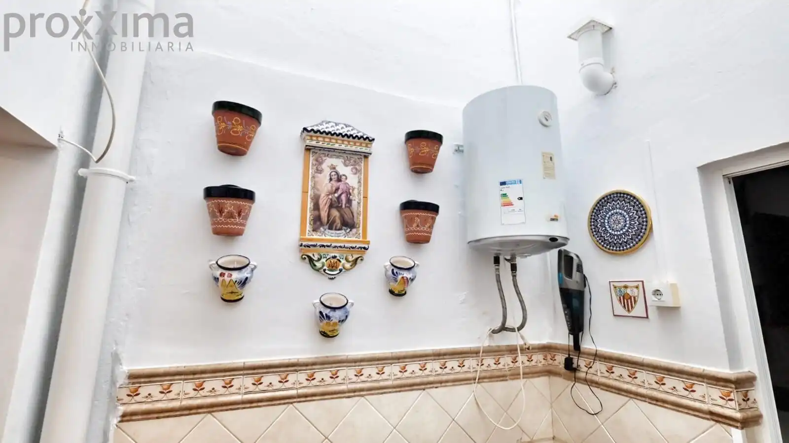 Cuina de Casa o xalet en venda en Sevilla amb Aire condicionat, Terrassa i Traster