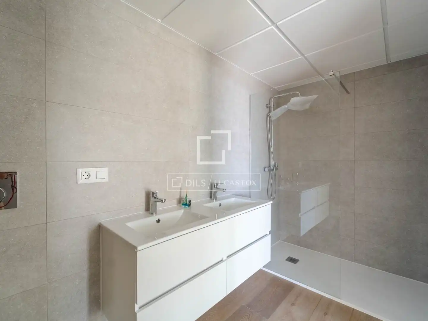 Bathroom of Flat for sale in El Puig de Santa Maria  with Air Conditioner, Terrace and Storage room