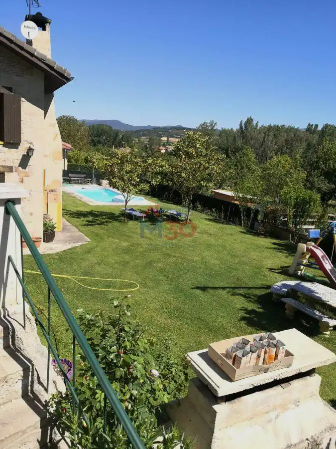 Chalet con piscina en venta en Condado de Treviño, imagen 5