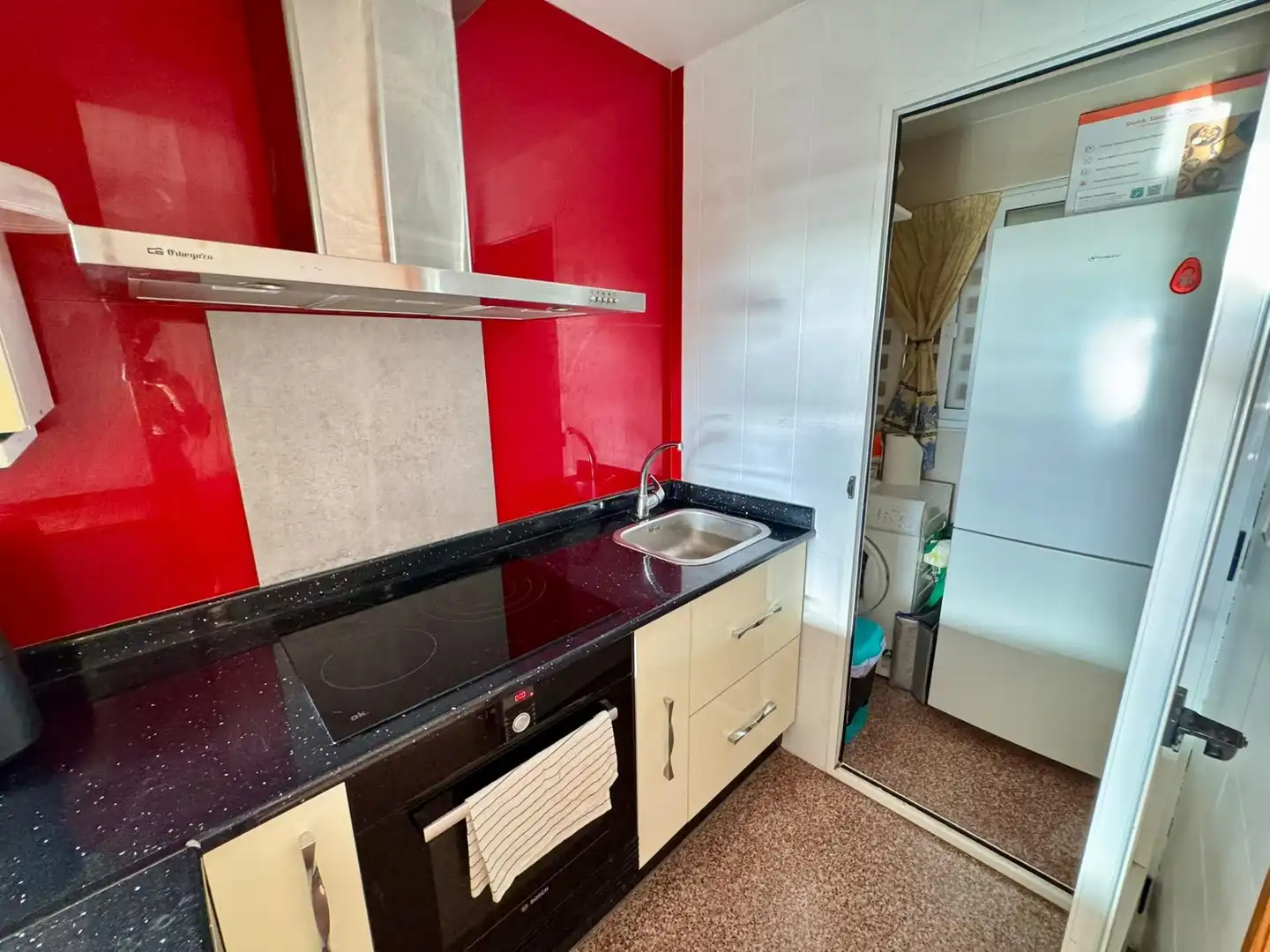 Cocina de Apartamento de alquiler en Elche / Elx con Aire acondicionado, Terraza y Amueblado