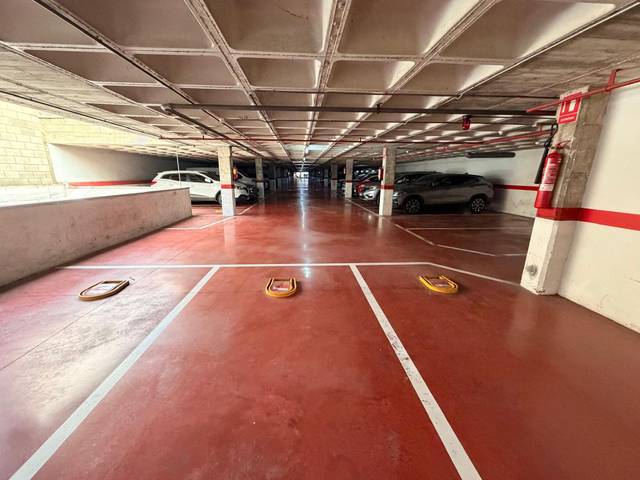 Garaje en Alquiler en Carrer de Mossèn Jacint Verdaguer, 6 en Centre