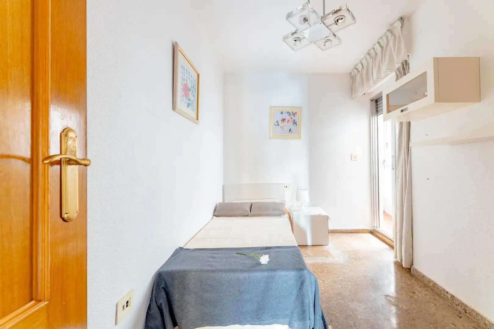 Habitación de Piso en venta en Valencia con Trastero, Balcón y Alarma