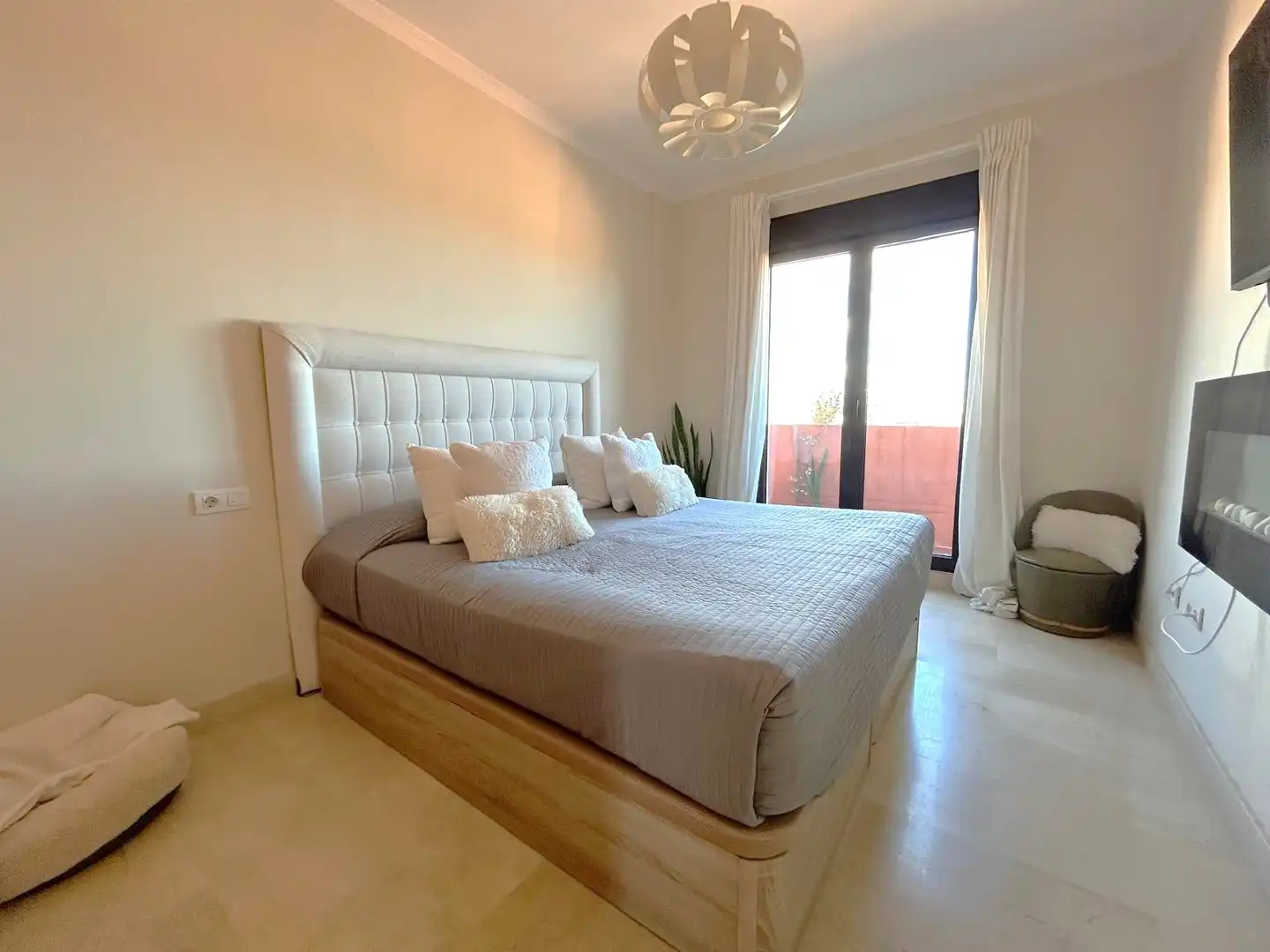 Dormitori de Casa adosada en venda en Estepona amb Aire condicionat, Calefacció i Terrassa