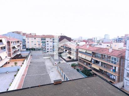 Vista exterior de Pis en venda en Terrassa amb Aire condicionat, Terrassa i Alarma