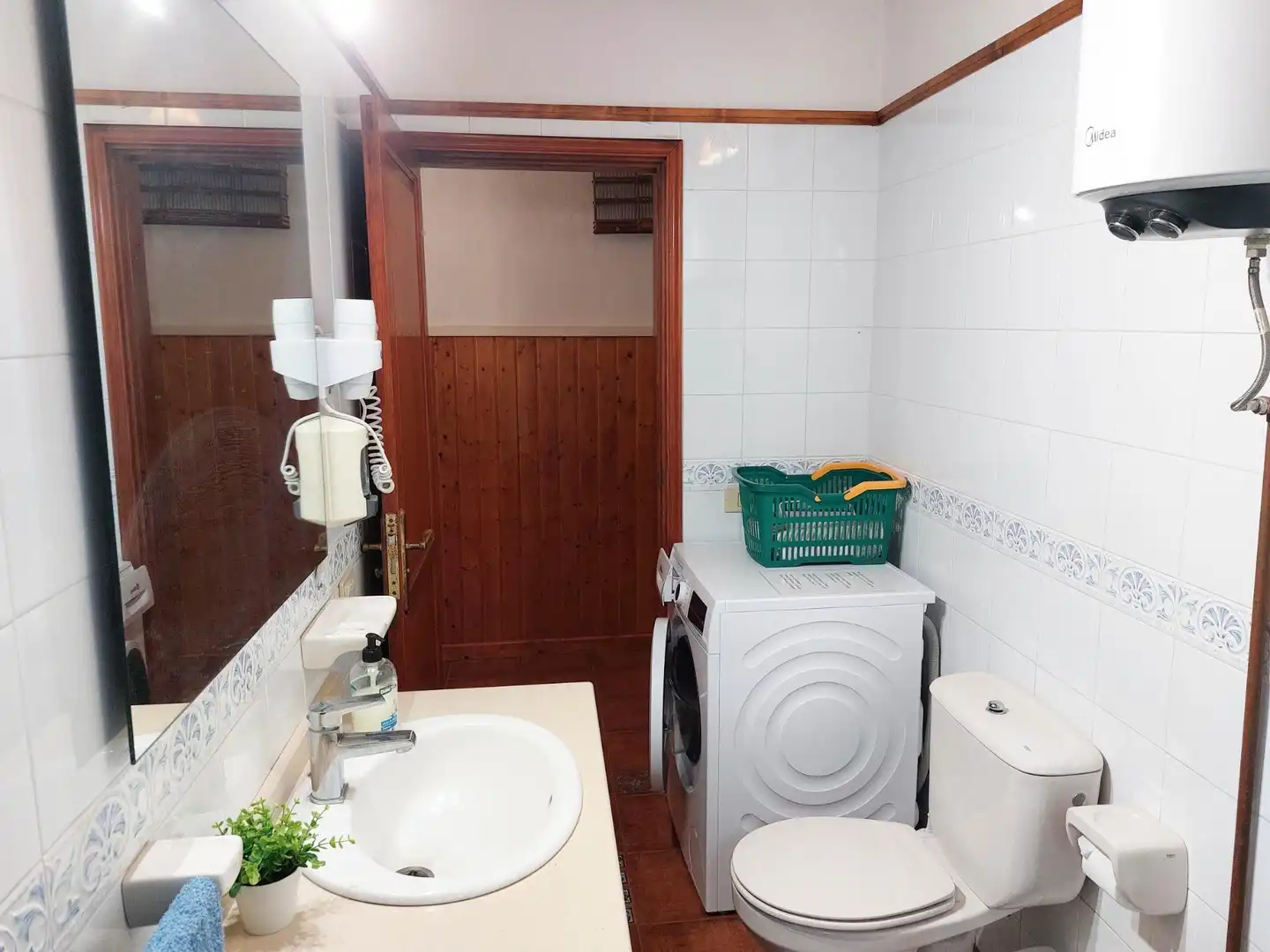 Baño de Finca rústica en venta en Hermigua con Jardín privado, Terraza y Amueblado