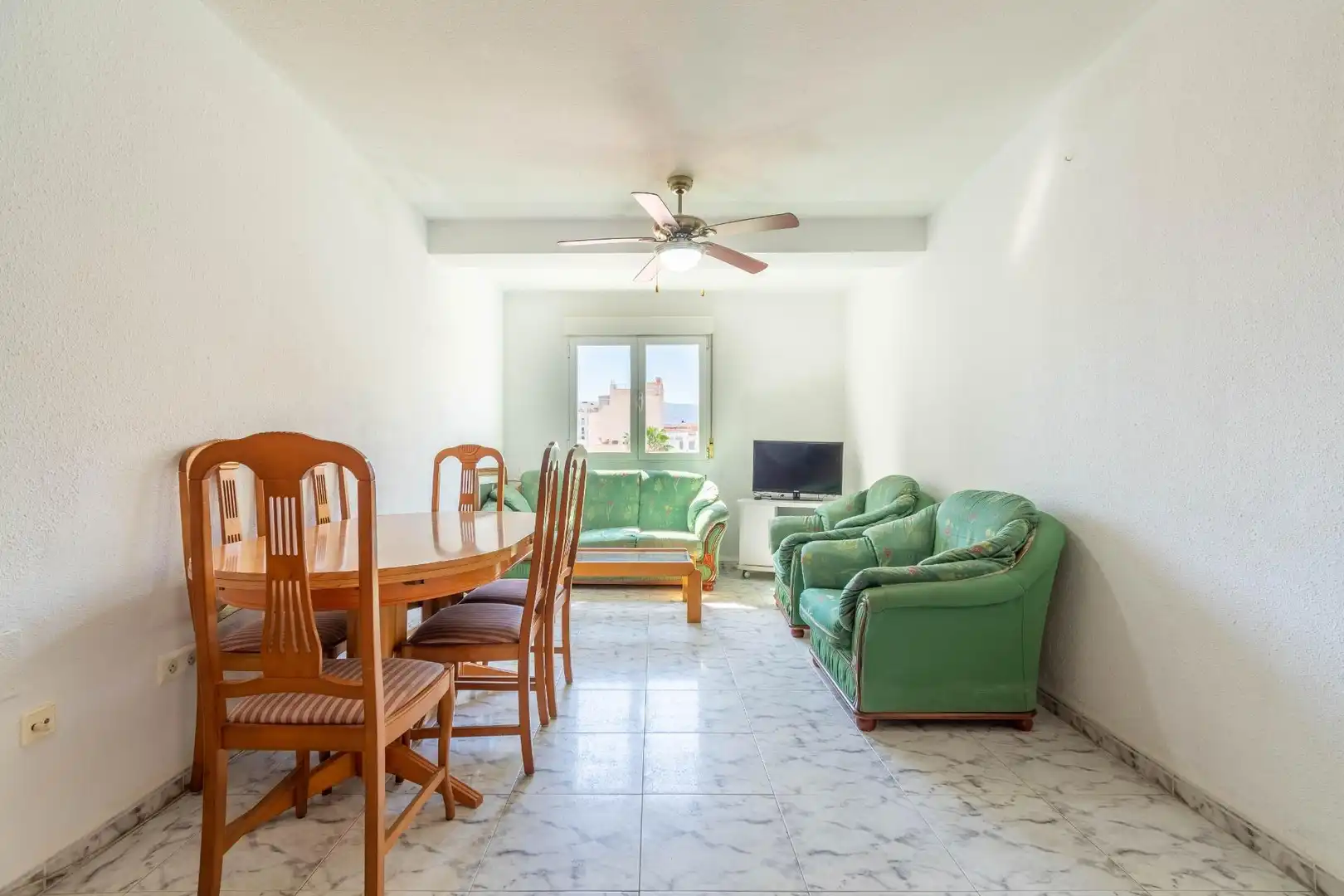 Sala de estar de Piso en venta en Almería